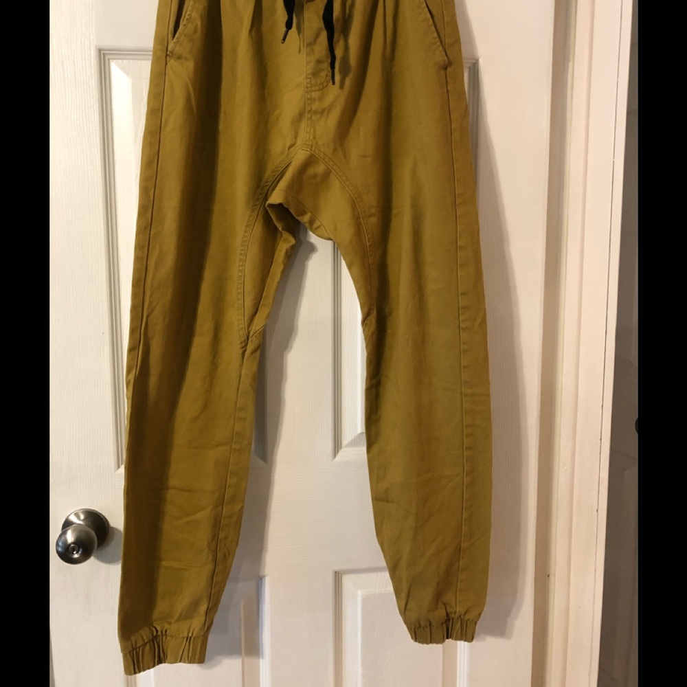 Men’s Jogger Style Pants  Size L